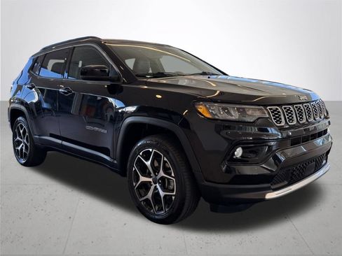 Used 2025 Jeep Compass Limited AWD/4WD image 5