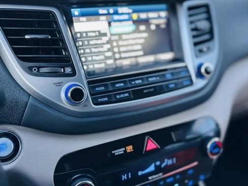 Used 2016 Hyundai Tucson Limited w/ Option Group 03 image 10