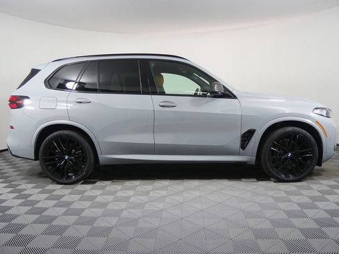 Used 2026 BMW X5 xDrive40i w/ M Sport Package AWD/4WD image 2