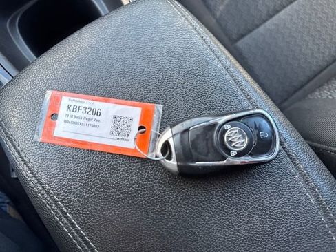 Used 2018 Buick Regal Preferred w/ Driver Confidence Package #1 image 27