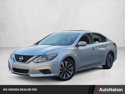 Used 2017 Nissan Altima 2.5 SL w/ 2.5 Technology Package