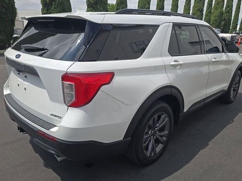 Used 2023 Ford Explorer XLT w/ Equipment Group 202A AWD/4WD image 3