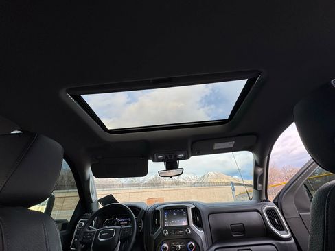 Used 2023 GMC Sierra 3500 Denali w/ Denali Black Diamond Edition image 26