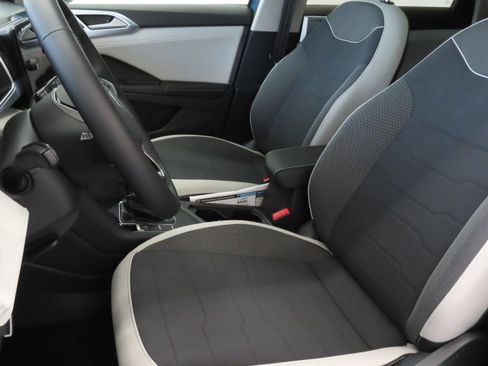 New 2026 Volkswagen Taos SE FWD image 12