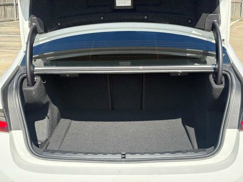 Used 2024 BMW 330i Sedan w/ Premium Package RWD image 10