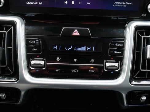 Certified 2023 Kia Sorento SX Prestige image 23