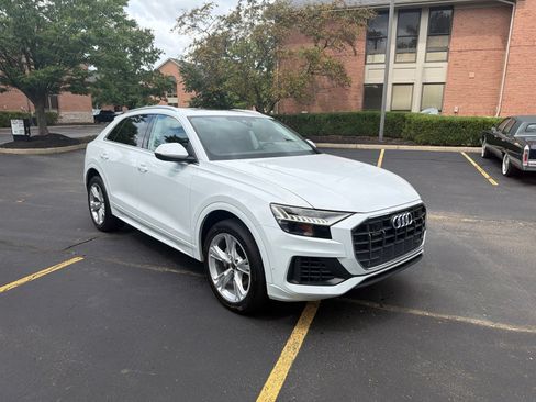 Used 2023 Audi Q8 Premium w/ Convenience Package AWD/4WD image 3