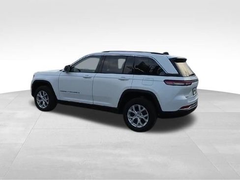 Used 2023 Jeep Grand Cherokee Limited image 11