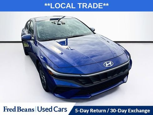 Used 2024 Hyundai Elantra SEL image 1