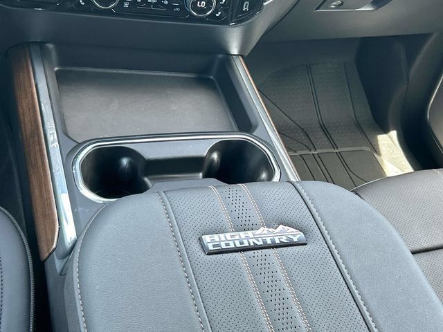 New 2026 Chevrolet Silverado 2500 High Country w/ Midnight Edition AWD/4WD image 18