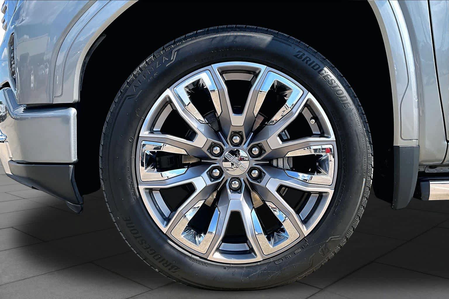 Used 2023 GMC Sierra 1500 Denali w/ Denali Reserve Package AWD/4WD image 11