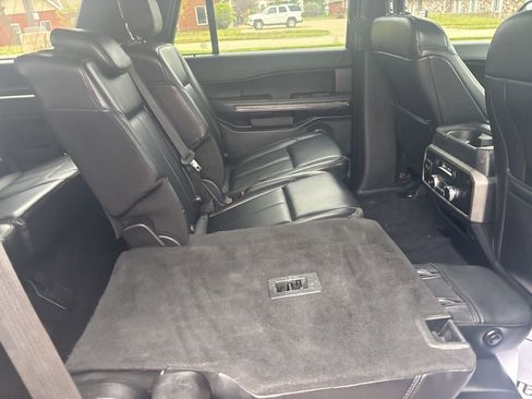 Used 2019 Ford Expedition XLT w/ Equipment Group 201A AWD/4WD image 20