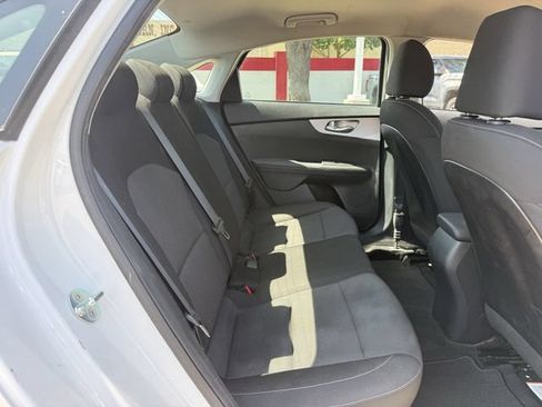 Used 2022 Kia Forte LXS FWD image 28