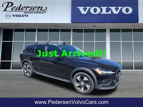 Used 2020 Volvo V60 T5 Cross Country w/ Protection Package Premier AWD/4WD image 1