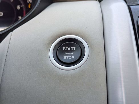 Used 2020 Land Rover Discovery HSE AWD/4WD image 30