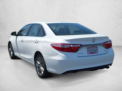Used 2016 Toyota Camry SE w/ Moonroof Package FWD image 8