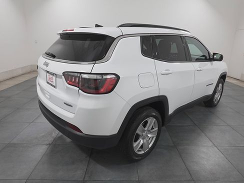 Used 2022 Jeep Compass Latitude image 5