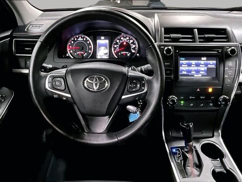 Used 2016 Toyota Camry SE FWD image 6