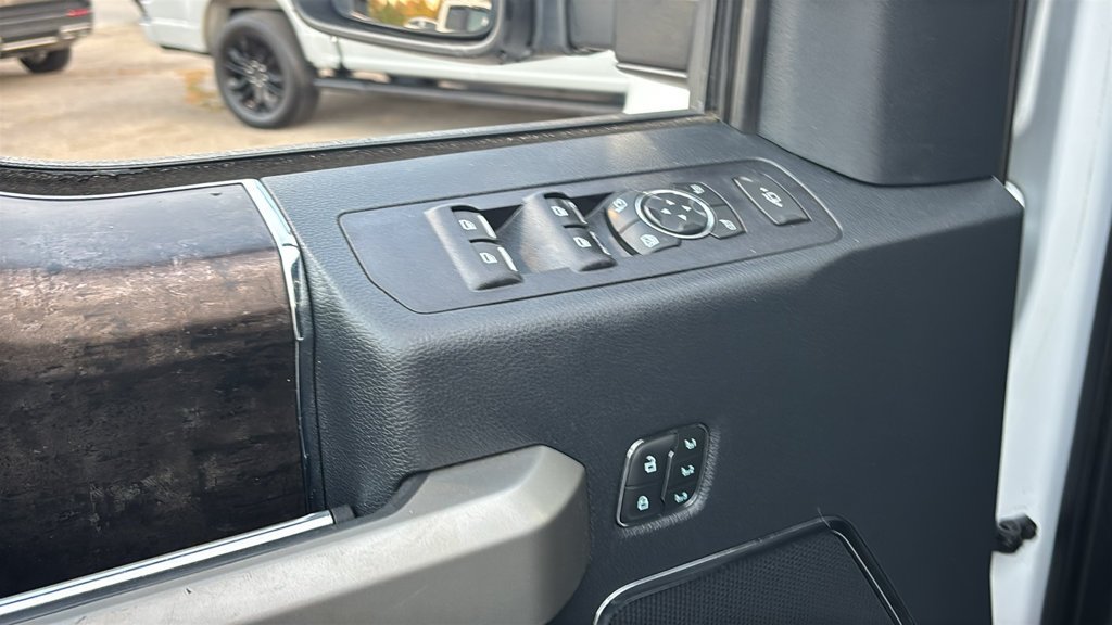 Used 2022 Ford F350 Lariat AWD/4WD image 10
