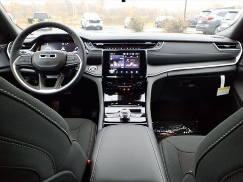 New 2025 Jeep Grand Cherokee Laredo X image 6