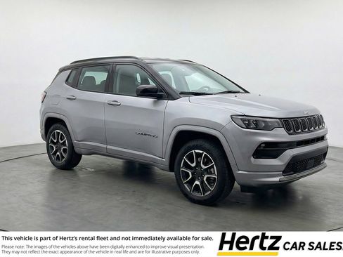 Used 2025 Jeep Compass Trailhawk image 1