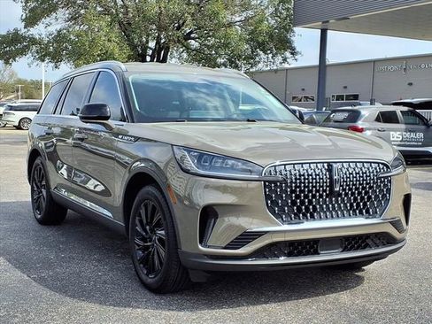 New 2026 Lincoln Aviator 2WD image 4