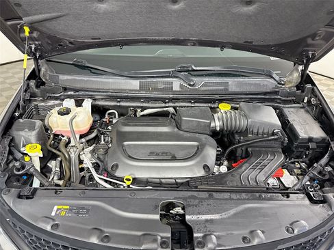 Used 2020 Chrysler Pacifica Touring-L Plus w/ Advanced Safetytec Group FWD image 24