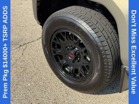 Used 2024 Toyota Tacoma TRD Sport w/ TRD Sport Premium Package AWD/4WD image 11