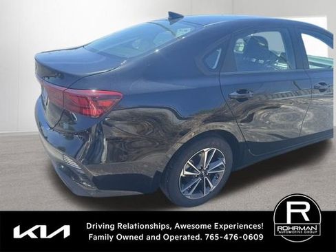 Used 2024 Kia Forte LXS w/ LXS Technology Package FWD image 4