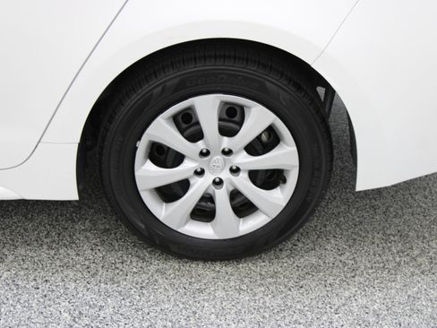 Certified 2025 Toyota Corolla LE FWD image 10