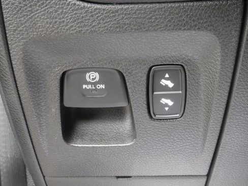 Certified 2022 RAM 1500 Big Horn image 18