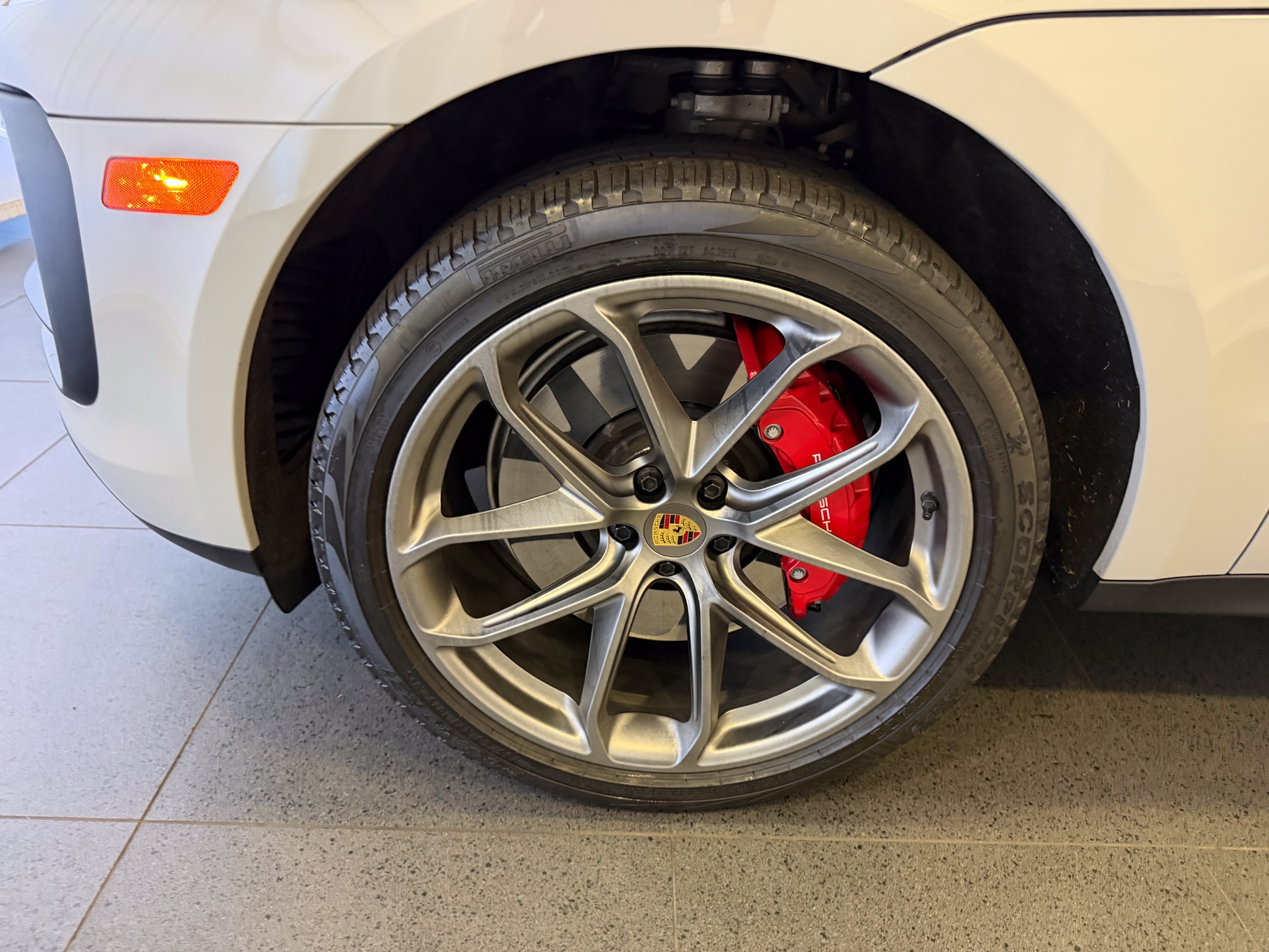 Certified 2024 Porsche Macan GTS AWD/4WD image 10