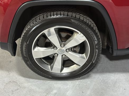 Used 2015 Jeep Grand Cherokee Limited w/ Luxury Group II AWD/4WD image 8