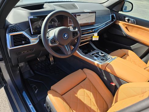 New 2026 BMW X5 xDrive50e w/ Executive Package image 2