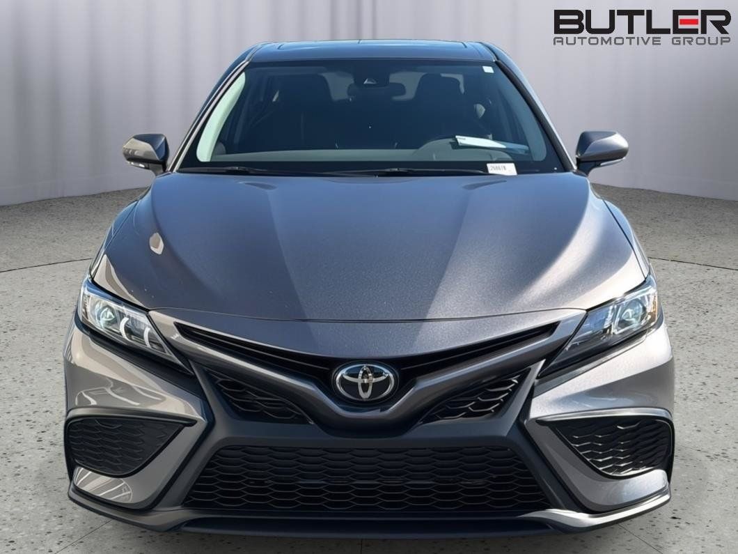 Used 2023 Toyota Camry SE FWD image 9