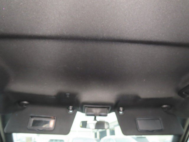 Used 2018 Ford Explorer XLT w/ Equipment Group 202A FWD image 21