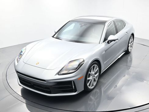 Used 2024 Porsche Panamera 4 image 30