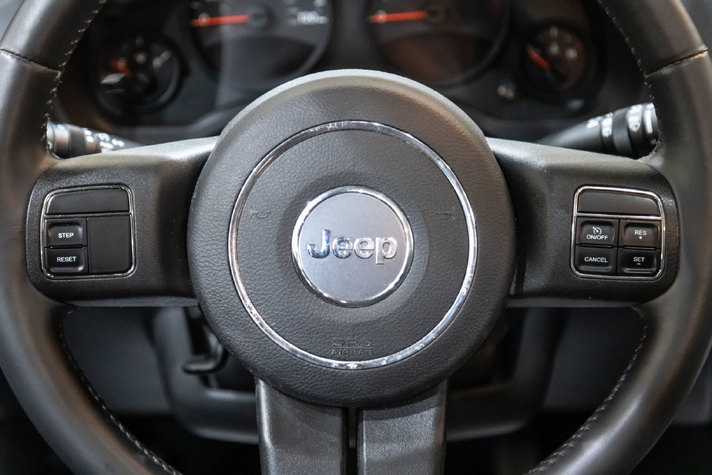 Used 2013 Jeep Patriot Latitude w/ Sun/Sound Group FWD image 15