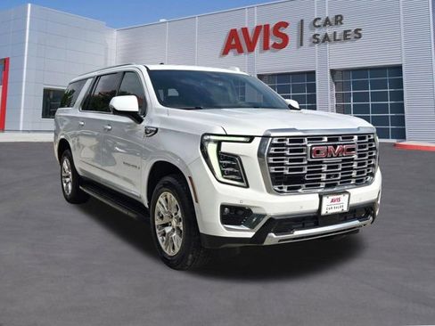 Used 2025 GMC Yukon XL Denali AWD/4WD image 3