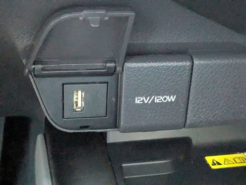 Used 2023 Toyota Camry XLE w/ Navigation Package image 19