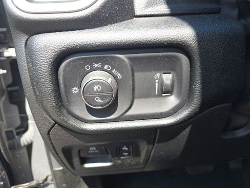 Used 2022 RAM 1500 Big Horn AWD/4WD image 13