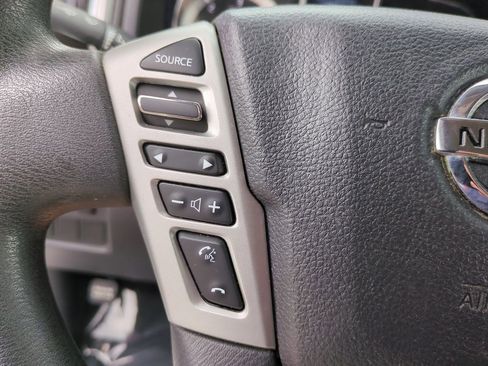 Used 2017 Nissan Titan SV image 17