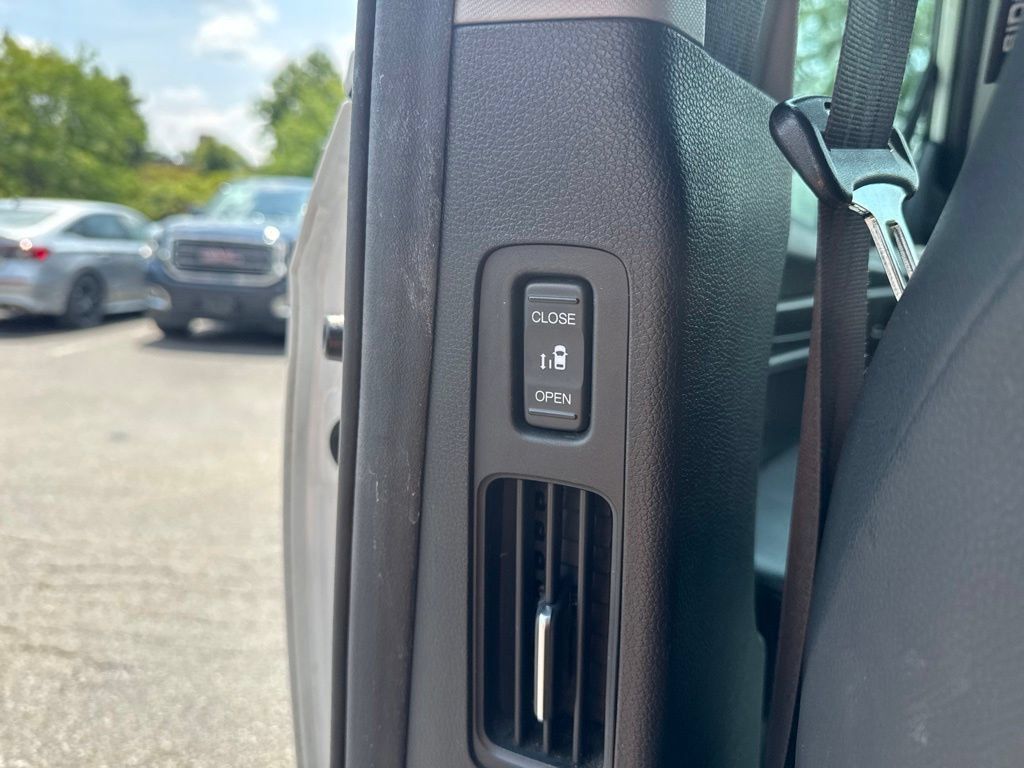 Used 2021 Honda Odyssey EX-L image 17