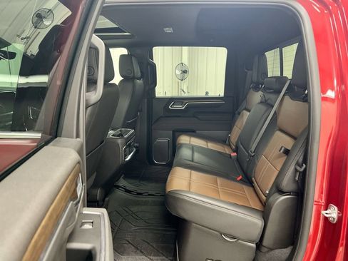 Used 2025 Chevrolet Silverado 3500 High Country w/ High Country Premium Package AWD/4WD image 19
