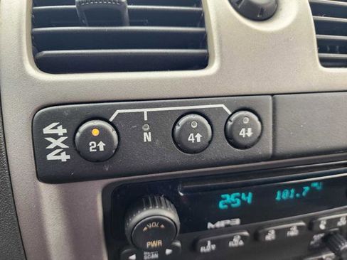 Used 2005 GMC Canyon SLE image 22