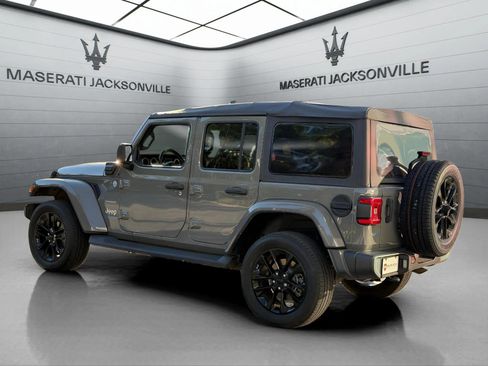 Used 2021 Jeep Wrangler Unlimited Sahara image 7