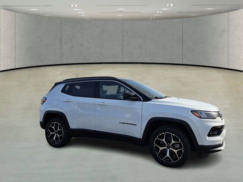 New 2026 Jeep Compass Limited AWD/4WD image 3