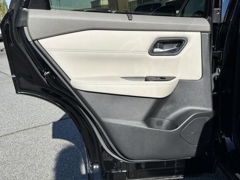 Certified 2025 Nissan Rogue SL w/ SL Premium Package AWD/4WD image 22