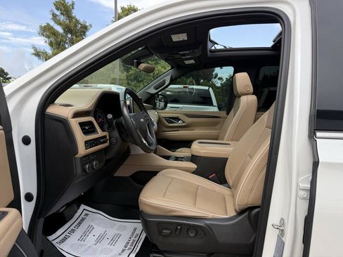 Used 2021 Chevrolet Suburban Premier AWD/4WD image 7