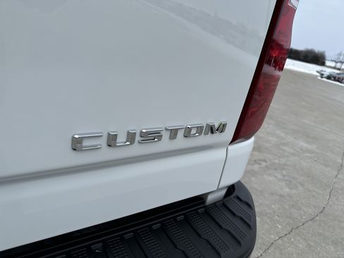 Used 2024 Chevrolet Silverado 2500 Custom w/ Custom Convenience Package image 5